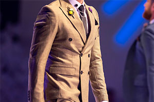 Wedding style - honey coloured men's suit