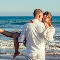 couple on honeymoon