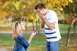 woman proposing to her boyfriend during a leap year